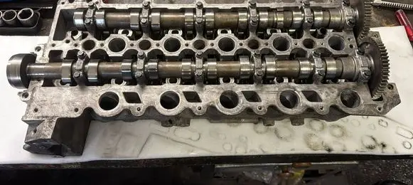 Volvo XC70 Engine head 30777365013 30777365 P0030777363