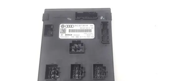 Audi A4 S4 B8 8K Comfort/convenience module 8K0907063M F005V00853