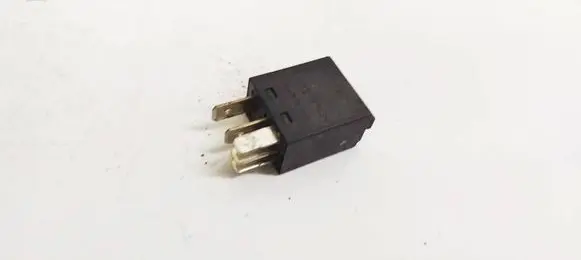 Volkswagen PASSAT B6 Other relay 7M0951253C