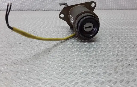 Opel Tigra A Tailgate exterior lock 90483947