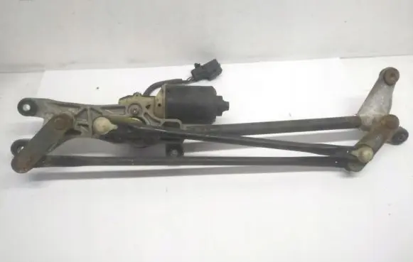 KIA Sorento Front wiper linkage and motor 981003E000