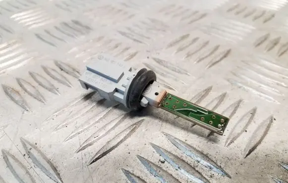 Skoda Octavia Mk3 (5E) Interior temperature sensor 1K0907543E