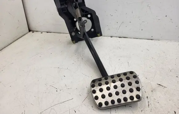 Mercedes-Benz S AMG W221 Brake pedal A2202901201