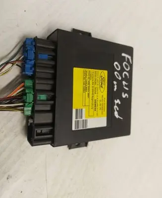Ford Focus Comfort/convenience module 98AG15K600KC 5WK48620C 5WK48684