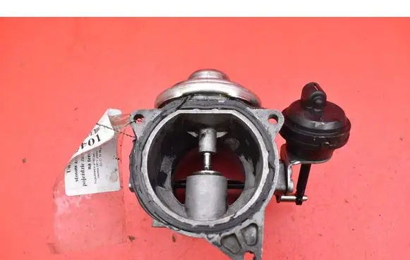 Volkswagen Touareg I EGR valve 070128070F
