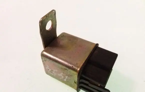 Suzuki Grand Vitara I Heater blower fan relay 7429165D00