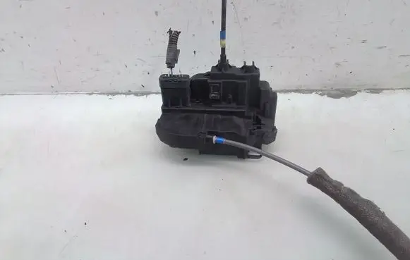 Nissan Note (E11) Rear door lock