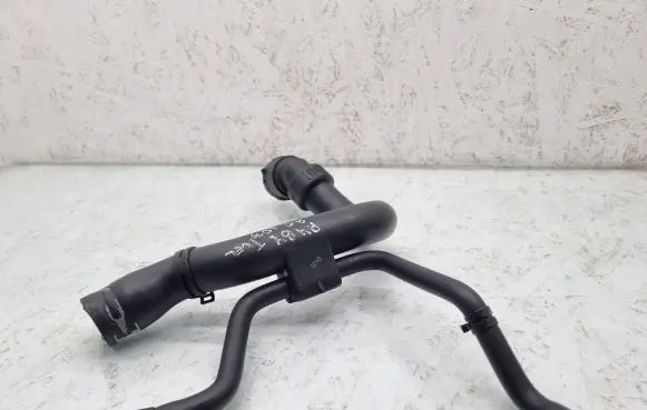 Audi A4 S4 B7 8E 8H Engine coolant pipe/hose 8E0121101C