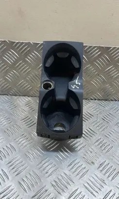 Cup holder front
