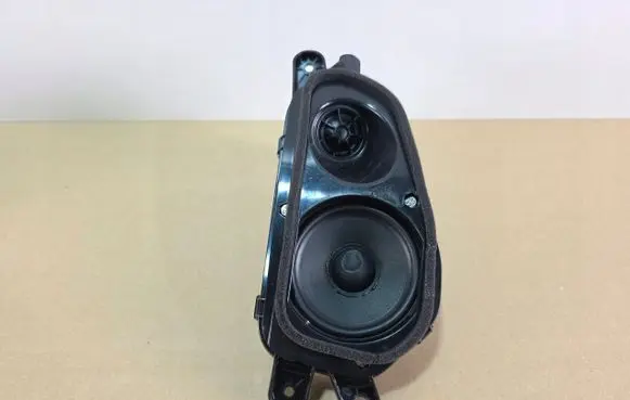 BMW X6 G06 Parcel shelf speaker 