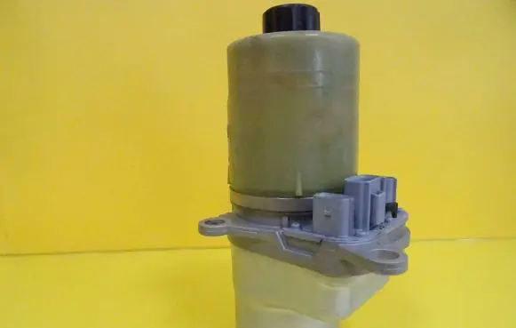 Ford Focus Power steering pump 4M513K514BF