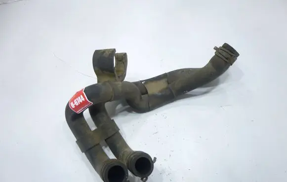 Volkswagen Touareg II Engine coolant pipe/hose 7P6122073A