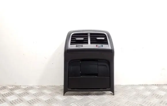 Rear air vent grill
