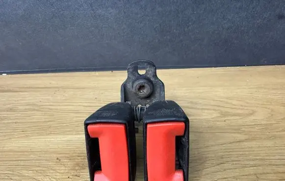 Ford Mondeo MK IV Rear seatbelt buckle 6G9N613K21AB