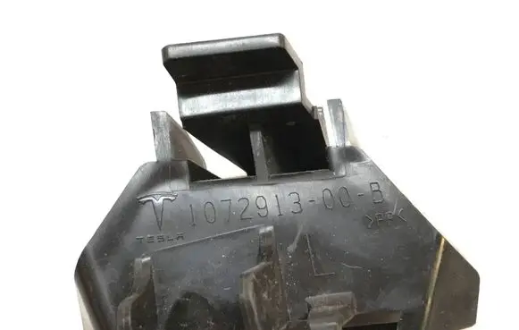 Tesla Model S Fog light bracket 107291300B