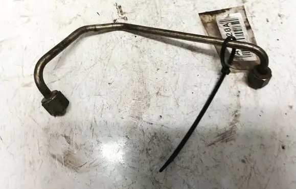 Volvo V70 Fuel line pipe