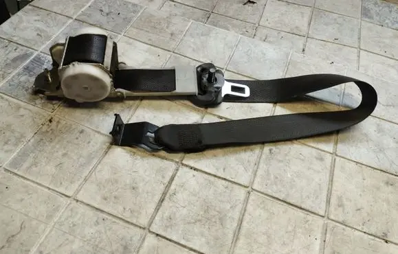 Opel Vectra C Front seatbelt