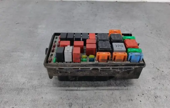 Fiat Grande Punto Fuse box set 51737887DS