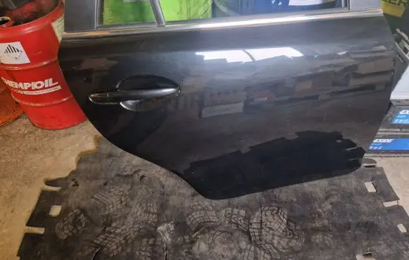 Mazda 6 Rear door