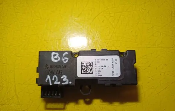 Volkswagen PASSAT B6 Steering angle sensor 3C0959654