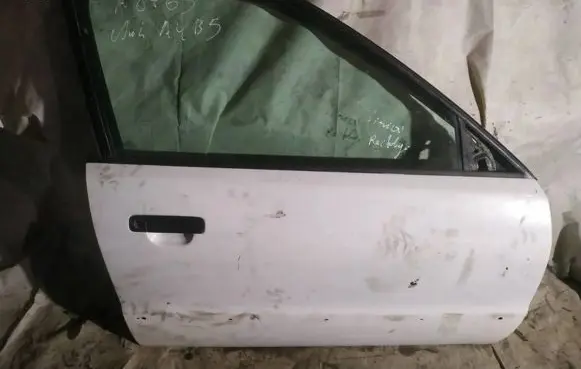 Audi A4 S4 B5 8D Front door baltos