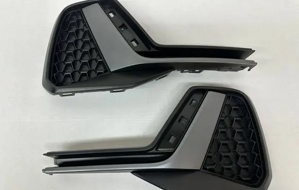 Audi A1 Front bumper lower grill 82A807833B 82A807834B 82A807833