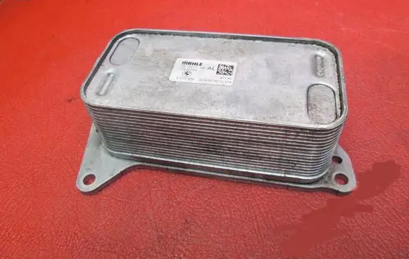 BMW 5 F10 F11 Transmission/gearbox oil cooler 8510856