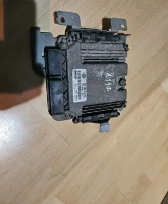 Volkswagen Touran I Engine control unit/module 03G906016EH 0281011786
