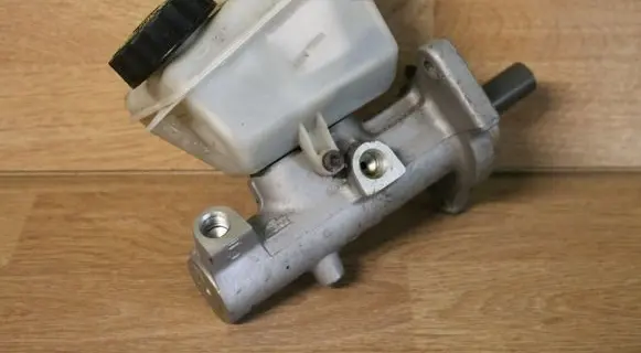Volvo S60 Master brake cylinder 8646007 8646006