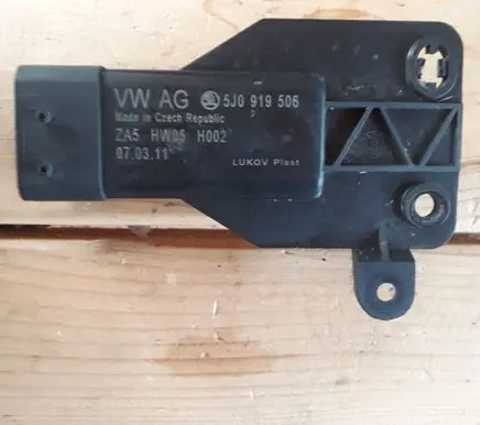 Skoda Fabia Mk2 (5J) Fan control module 5J0919506