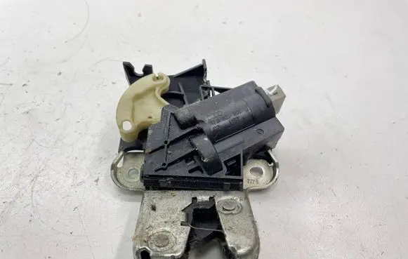 Audi A8 S8 D3 4E Tailgate/trunk/boot lock/catch/latch 4F5827505D