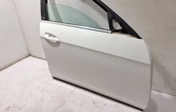 Mercedes-Benz E W212 Front door A2127205400