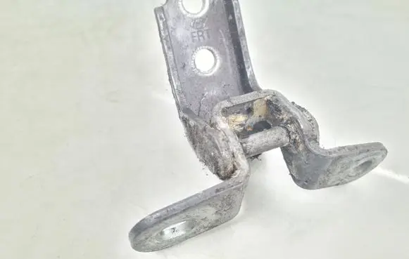 Hyundai i40 Front door upper hinge A046057