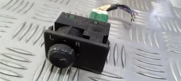 Nissan Primera Wing mirror switch
