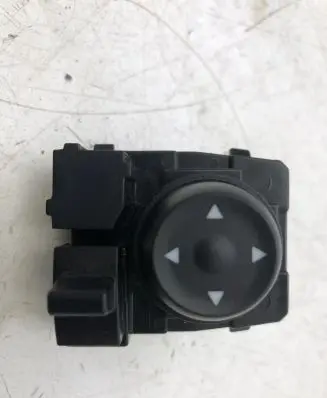 Hyundai i10 Wing mirror switch P9353K6000NNB