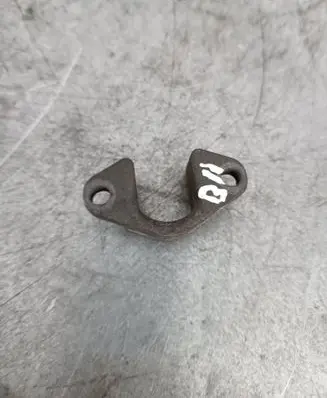 BMW 5 E60 E61 Fuel Injector clamp holder 13537787215 7787215