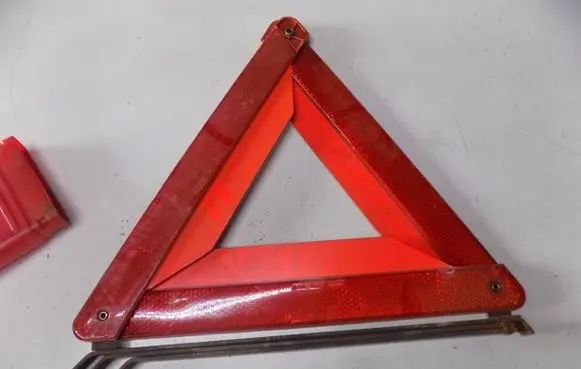 Nissan Qashqai Emergency warning sign K9KL292