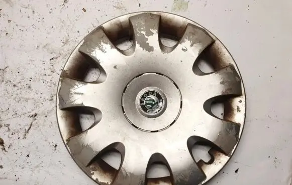 Skoda Octavia Mk2 (1Z) R15 wheel hub/cap/trim 1z0601147a