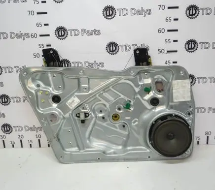 Volkswagen Tiguan Front door electric window regulator 5N2837729