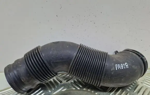 Skoda Fabia Mk1 (6Y) Air intake hose/pipe 6Q0129684P