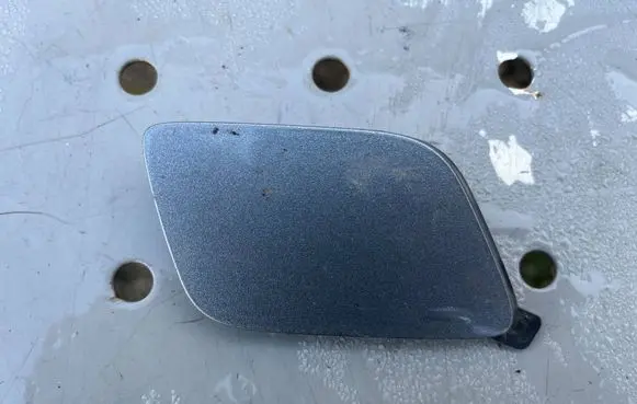 Volvo V40 Front tow hook cap/cover 31425399