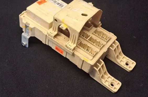 Hyundai Santa Fe Fuse module 919502B200