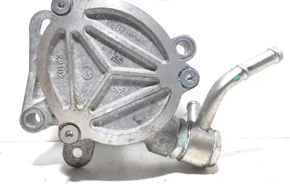 Mazda CX-3 Vacuum pump PE0718G00A