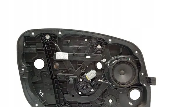 Hyundai i30 Front window lifting mechanism without motor 82470A6200
