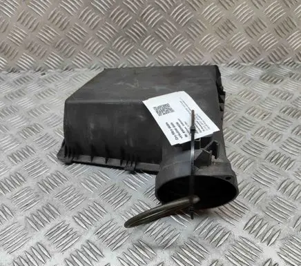Mercedes-Benz CLA C117 X117 W117 Air filter box cover A6450900001