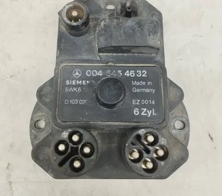 Mercedes-Benz E W124 Ignition amplifier control unit 0045454632 A0045454632