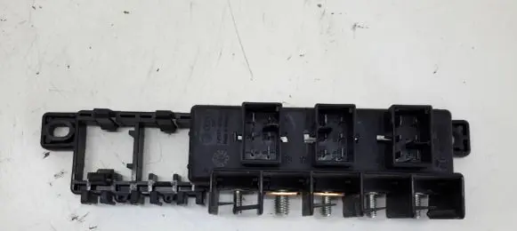 Volkswagen PASSAT B5.5 Fuse box set 8L0941822A 896063000