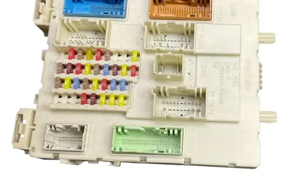 Ford C-MAX II Fuse module BV6N14A073FR 00019087 522075F02