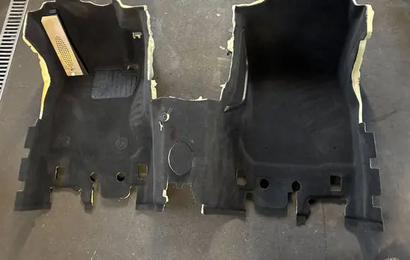 BMW 6 F12 F13 Front floor carpet liner 8052389