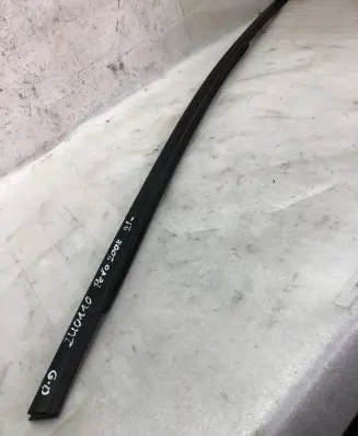 Peugeot 2008 II Rubber seal rear door window/glass 9825967580